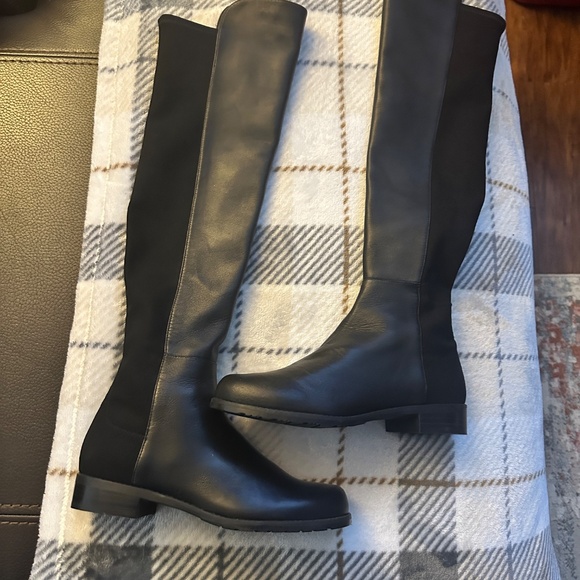 Stuart Weitzman - Picture 5 of 5